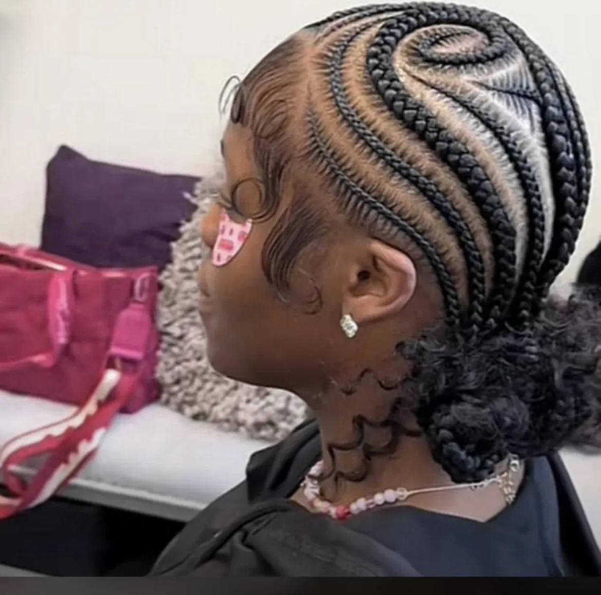 Coiffeuse, chignons et tresses — Houria Coiffure